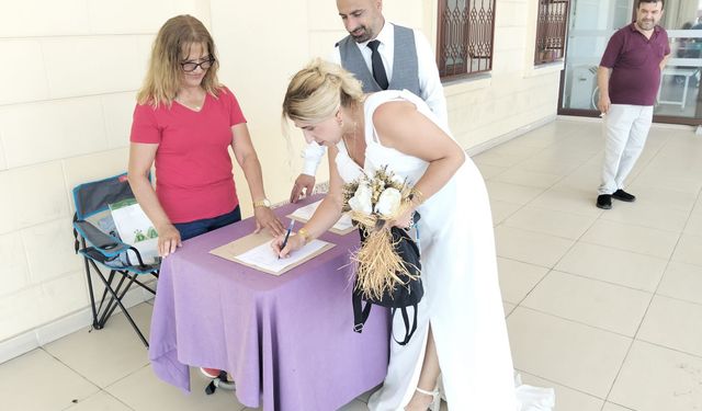 Vahşi madenciliğe karşı en güzel destek: Gelin ve damattan çifte imza!