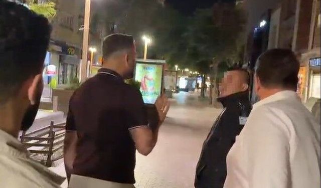 15 Temmuz pankartını indiren görevli, Ömer Halisdemir için 'Kim o' dedi