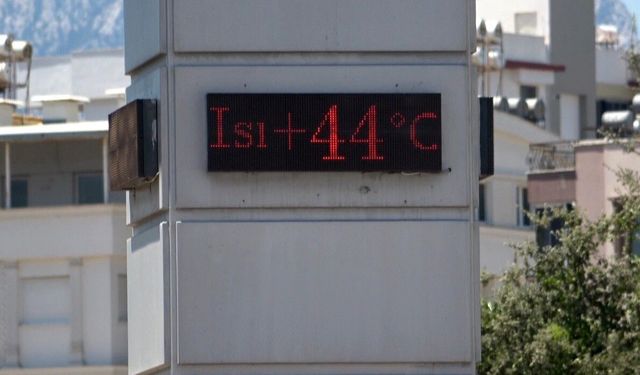 Antalya'da termometreler 44 dereceyi gördü
