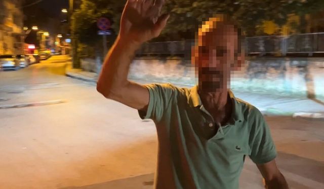Bisikletiyle polislerin yanına geldi, 20 kat alkollü çıktı, kameraya şarkı söyledi