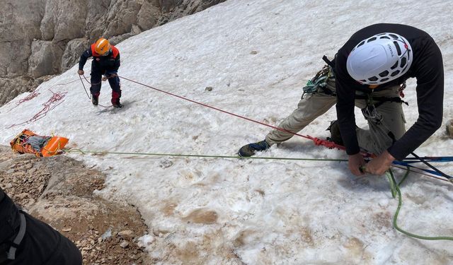 Cilo dağındaki 10 günlük kurtarma operasyonundan nefes kesen görüntüler