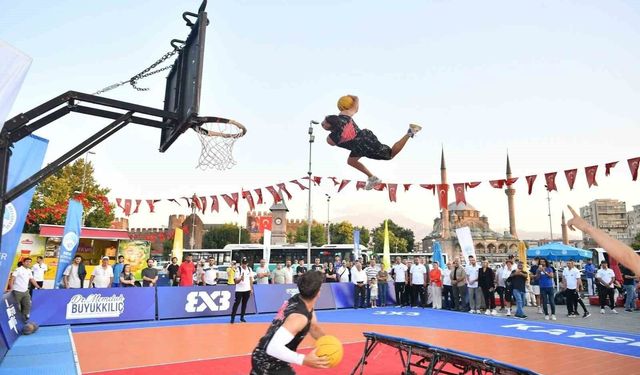 Dünya Kayseri'de buluşuyor