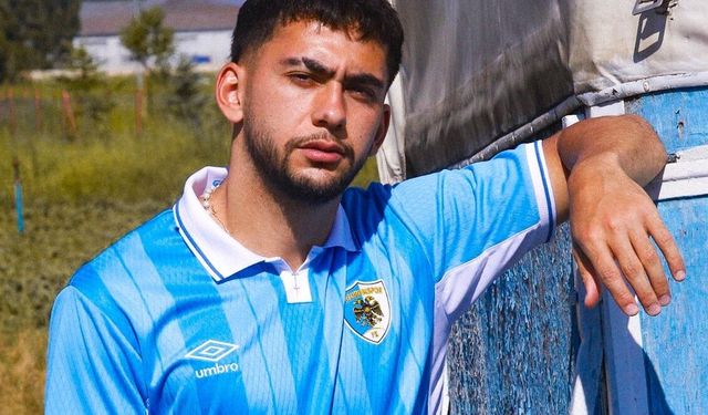 Erzurumspor FK, yeni sezonun 'Gökbörü' formasını tanıttı