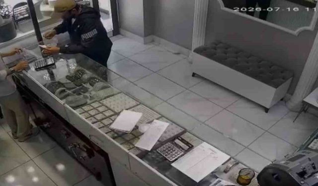 İnternetten araştırma yapıp silahla kuyumcuyu soyan zanlının görüntüleri ortaya çıktı