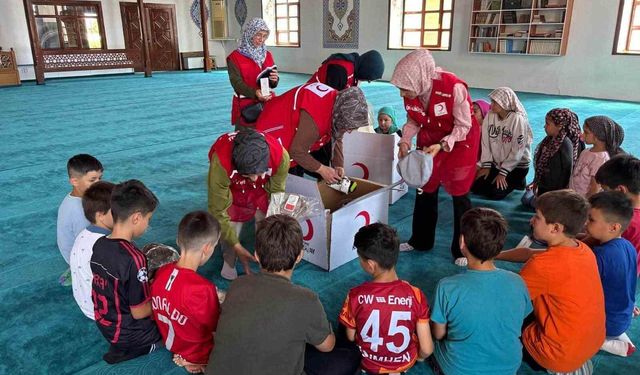 Kızılay'dan yaz Kur'an kurslarındaki çocuklara sürpriz