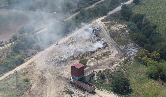 Mahalle sakinleri isyan etti: 'Koku ve dumandan nefes alamıyoruz'