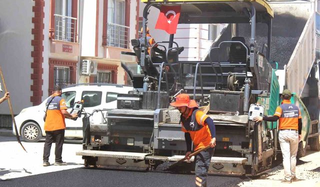 Mersin'de iki önemli güzergahta asfalt çalışması