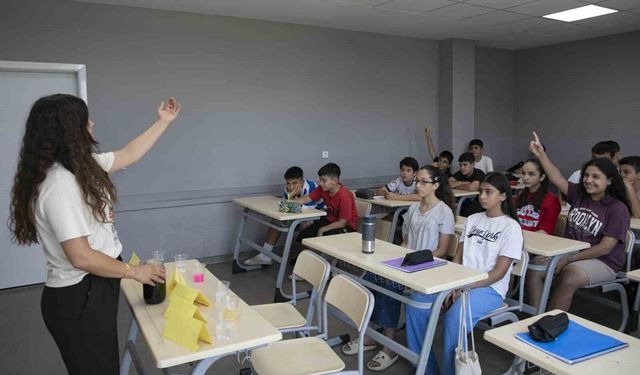 Mersin'de ücretsiz yaz atölyeleri öğrencilerden yoğun ilgi görüyor