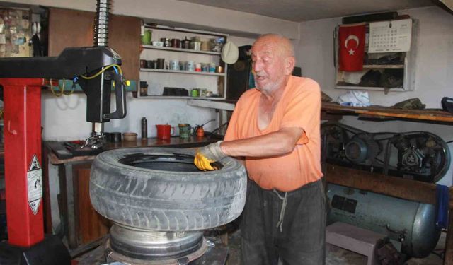 Mesleğe 55 yılını verdi, şimdi çırak arıyor