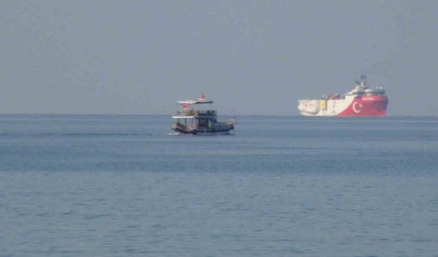 Oruç Reis Sismik Araştırma Gemisi Mersin Taşucu açıklarına demirledi