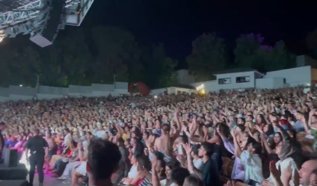 Yıldız Tilbe'den sahnede şok eden doğum günü çıkışı...'Biten bir ömrün neyini kutlayacağım'