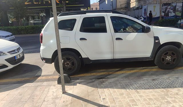 Mersin’de duyarsız sürücülerde artış! Yaya geçidine bile araç park ediliyor