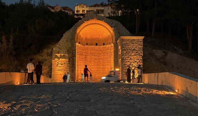8 yıllık emeğin ardından tarihi Justinianus Köprüsü kendine hayran bırakıyor