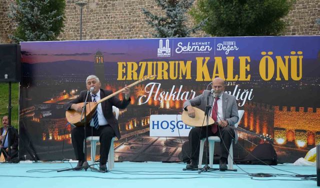 Aşıklar kale önünde buluştu