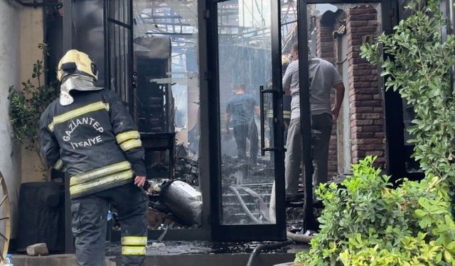 Gaziantep'te restoran yangnı: Çok sayıda ekip müdahale etti