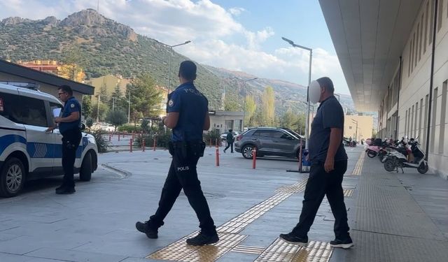 Park kavgasında komşularını bıçaklayan şüpheli tutuklandı