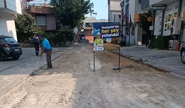 Mersin'de yol yenileme ve bakım çalışmaları sürüyor