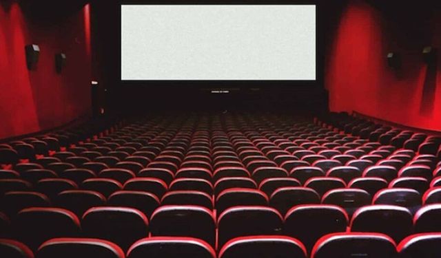 Sinemaseverler bu hafta sonu da sinema salonlarını dolduruyor