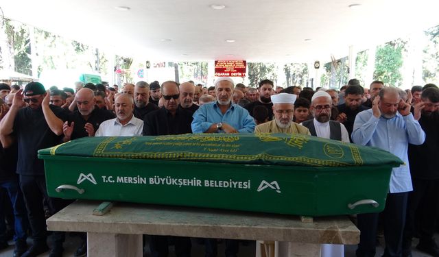 Belçika'da polis tarafından vurulduğu öne sürülen 4 çocuk babası Mersin'de defnedildi