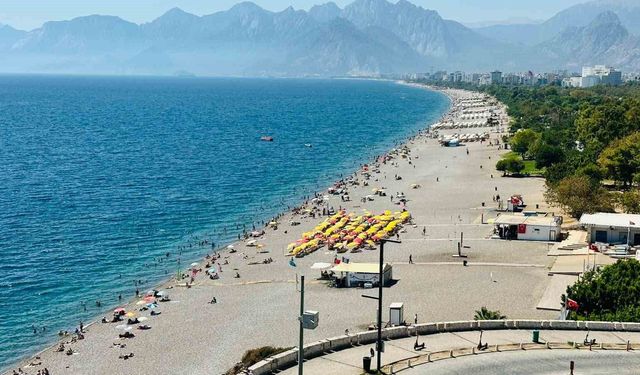 Antalya sahillerinde okul öncesi yoğunluğu
