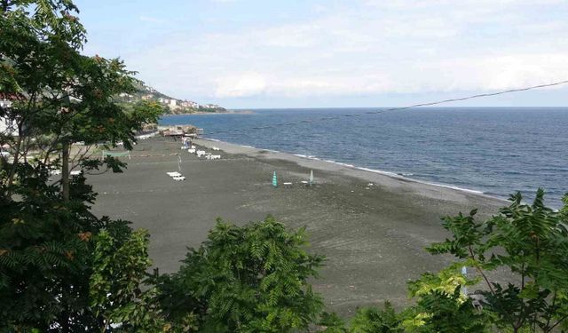 Doğu Karadeniz'de plaj işletmecileri son 10 yılın en kötü sezonunu yaşadıklarını açıkladı