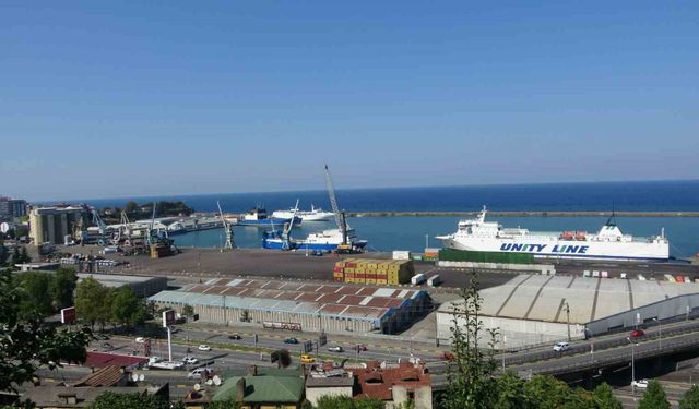 Dron saldırısına uğrayan Ro-Ro gemisi Trabzon Limanı'na demirledi