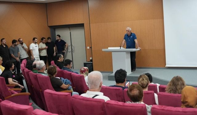 İnönü Üniversitesi'nde akademisyenlere dijital podyum eğitimi