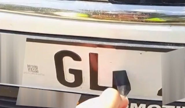 Plakada bant ile yapılan harf değişikliğine 140 bin TL ceza, 30 gün trafikten men