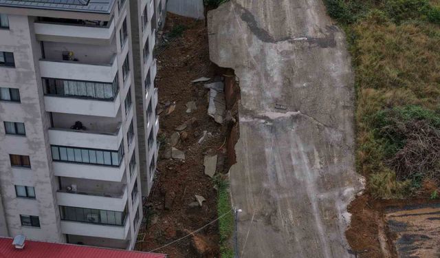 Trabzon'da sağanak hayatı olumsuz etkiledi