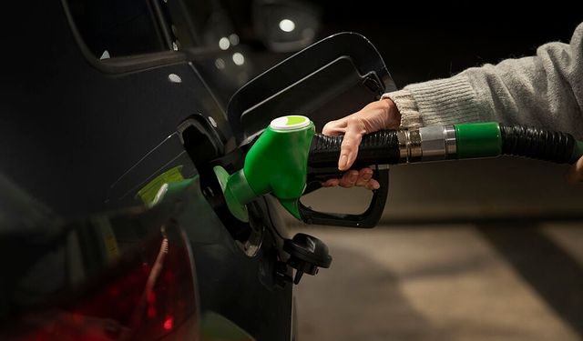 Akaryakıtta tabelalar değişiyor: Motorine cep yakan zam
