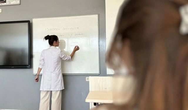 Sümbül: “Eğitimin yüzlerce sorununu bir önlüğün altına saklayamazsınız”