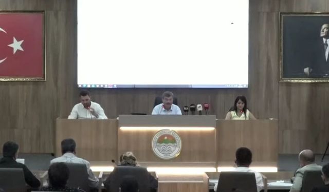 Toroslar Belediye Meclisi toplantısını gerçekleştirdi: Başarılı öğrencilere burs tekrar gündemde