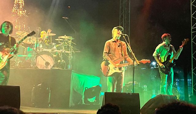 Mor ve Ötesi, Mersin’de sevenleriyle buluştu