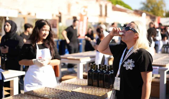 Edremit'te tarihi gün: 13 bin kişilik Guinness Dünya Rekoru denemesi başladı
