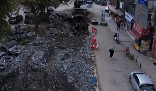 Eyüpsultan Bulvarı'nda altyapı çalışmaları sırasında kısmi göçük