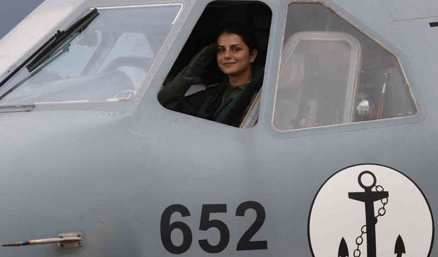 Gökyüzünde bir ilk: Türk Deniz Kuvvetleri'nin ilk kadın uçak pilotu