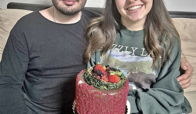 Maltepe'de enkaz altında hayatını kaybeden kardeşler gözyaşlarıyla uğurlanıyor