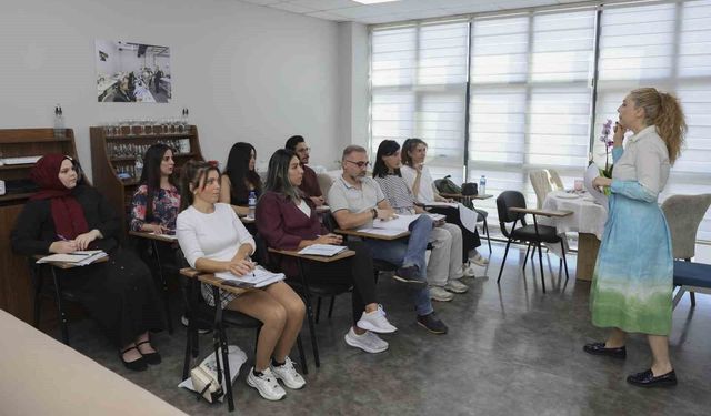 Mersin'de MERCEK kurslarıyla turizm sektörüne nitelikli personel yetiştiriliyor