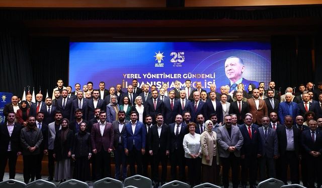 Muhalefet partilerinden 136 kişi AK Parti'ye katıldı