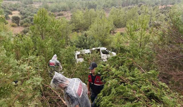 Silifke'de yolcu minibüsü şarampole yuvarlandı: 17 yaralı