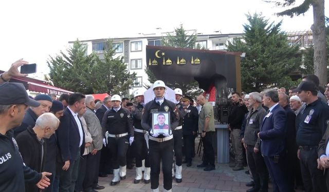 Tekne kazasında ölen polis memuru Numan Şen, son yolculuğuna uğurlandı