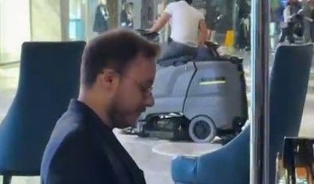 Titanic filmi Antalya'da gerçek oldu: Oteli su bastı, o piyano çalmaya devam etti