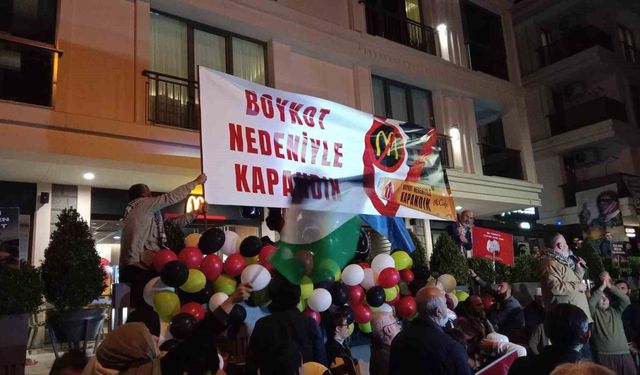 Üsküdar'daki McDonald's şubesi önündeki protestolar birinci yılında
