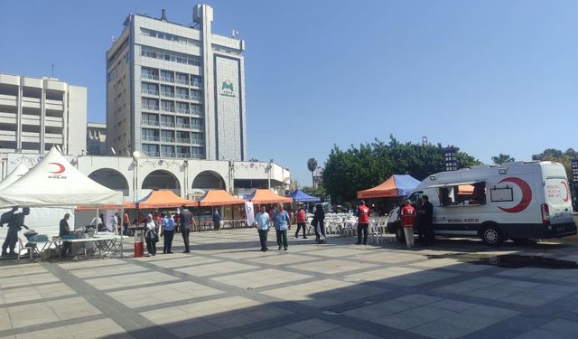 Mersin’de Kızılay kadınları kermesi düzenlendi
