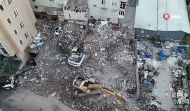 Maltepe'de yıkılan binada acı bilanço: 5 kişi hayatını kaybetti, geride enkaz kaldı