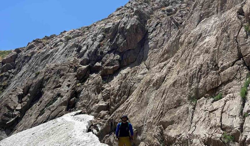 Giresunlu dağcı Cemre Demiröz, Türkiye’nin en yüksek ikinci noktasına tırmandı