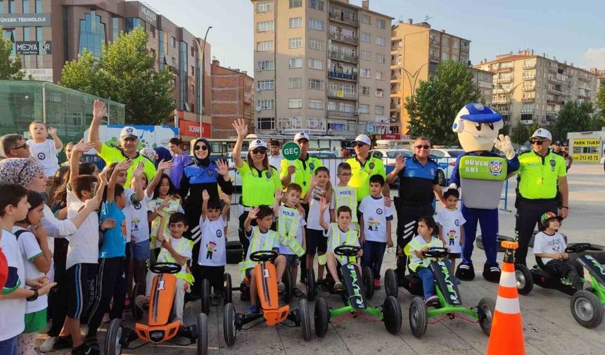 Kırşehir polisinden çocuklara ’trafik eğitimi’