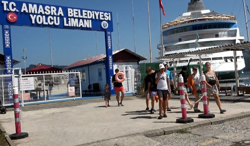 Amasra’ya Rus turist akını sürüyor