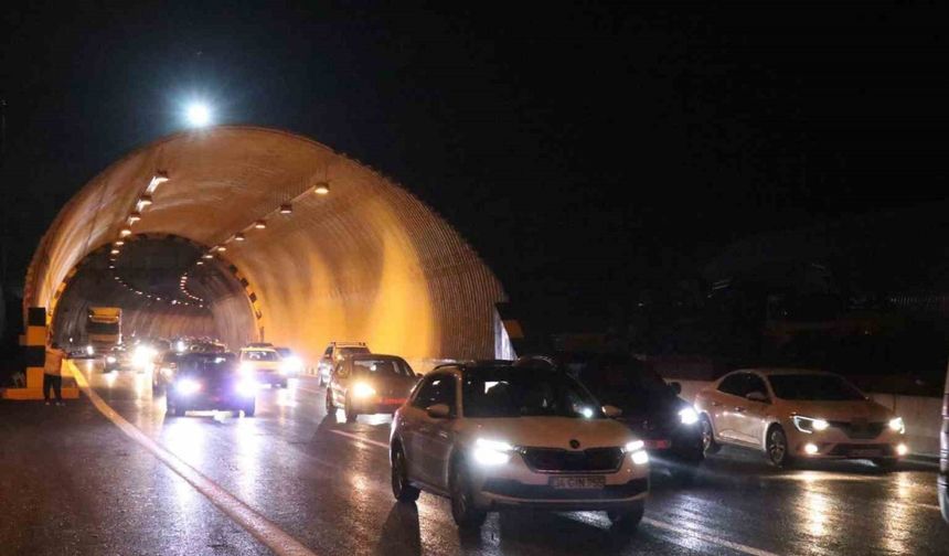 Bolu Dağı Tüneli trafiğe açıldı: Trafik çilesi bitti