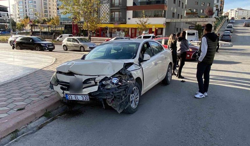 Elazığ’da trafik kazası: 2 yaralı